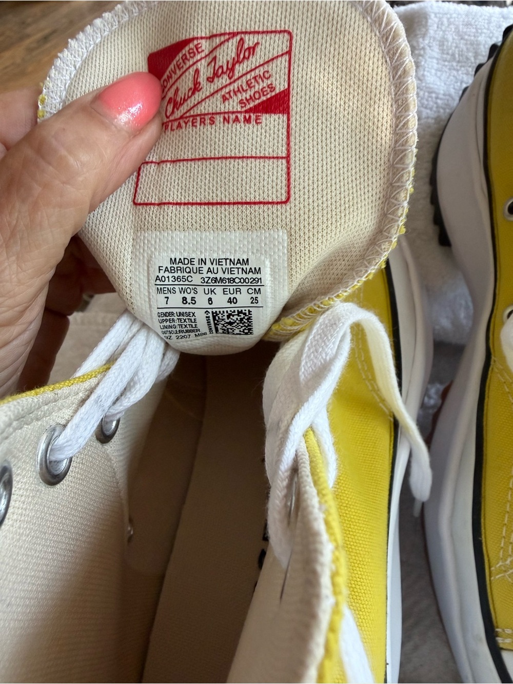 Converse Chuck Taylor Low-Top Yellow and White Sneakers